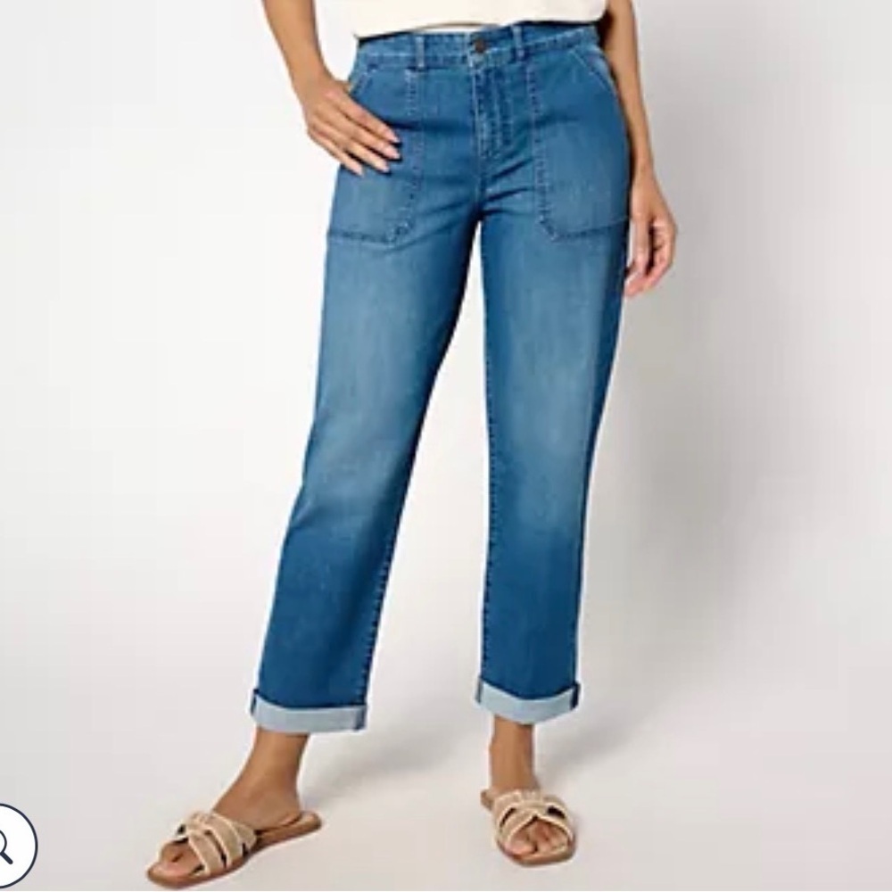 NWT LOGO by Lori Goldstein Plus Boyfriend Jeans Size 32WT. Style# A586166 (LIV)